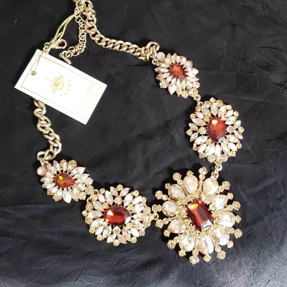Eye Candy Crystal Necklace NWT - Picture 1 of 4